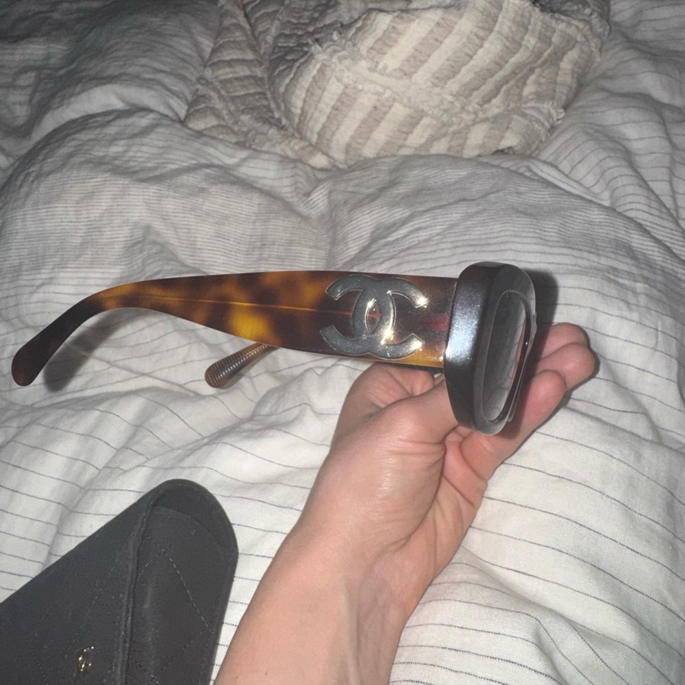 CHANEL Women's Tortoiseshell Rectangular Sunglass… - image 2